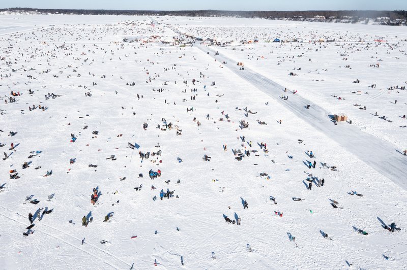 Ice fishing game online in Germany